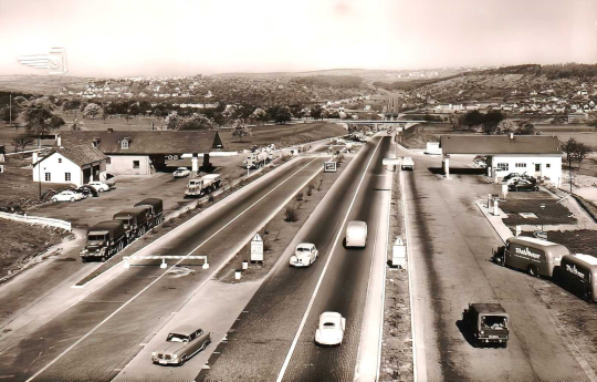 pforzheimautobahnrasthausenhcar9050